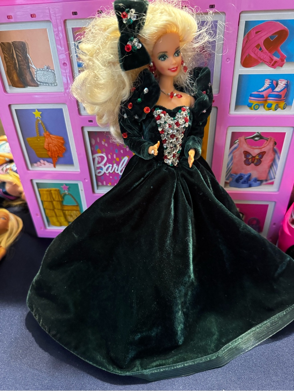 Barbie Vintage Mattel 1991 Happy Holidays Barbie Special Edition Doll. No Box.
